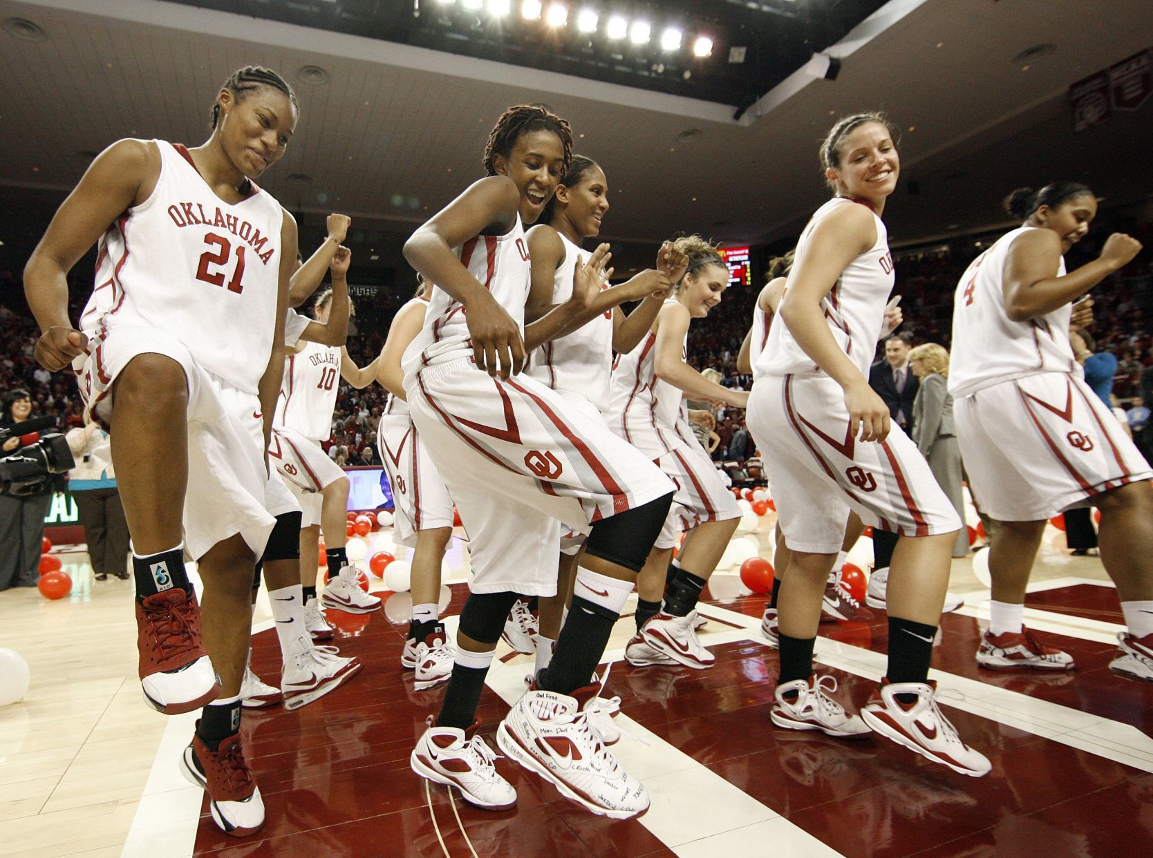 Courtney Paris returning to OU